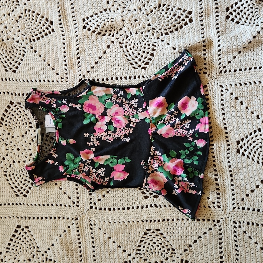 Sleeveless Shirt with Peplum